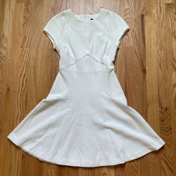 Banana Republic Dresses & Skirts - Banana Republic Waffle Weave Knit Flare Short Sleeve Dress Size 0P